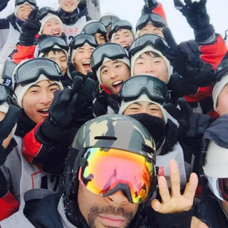 Illustration for article titled Black Skiers and Snowboarders Hit the Slopes in Japan at the 2016 Japow! Powder Party